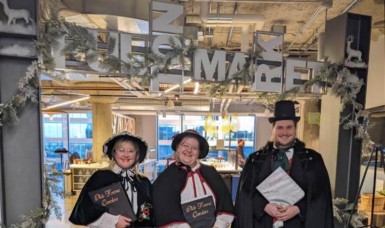 Chicago Carolers at Fulton Market