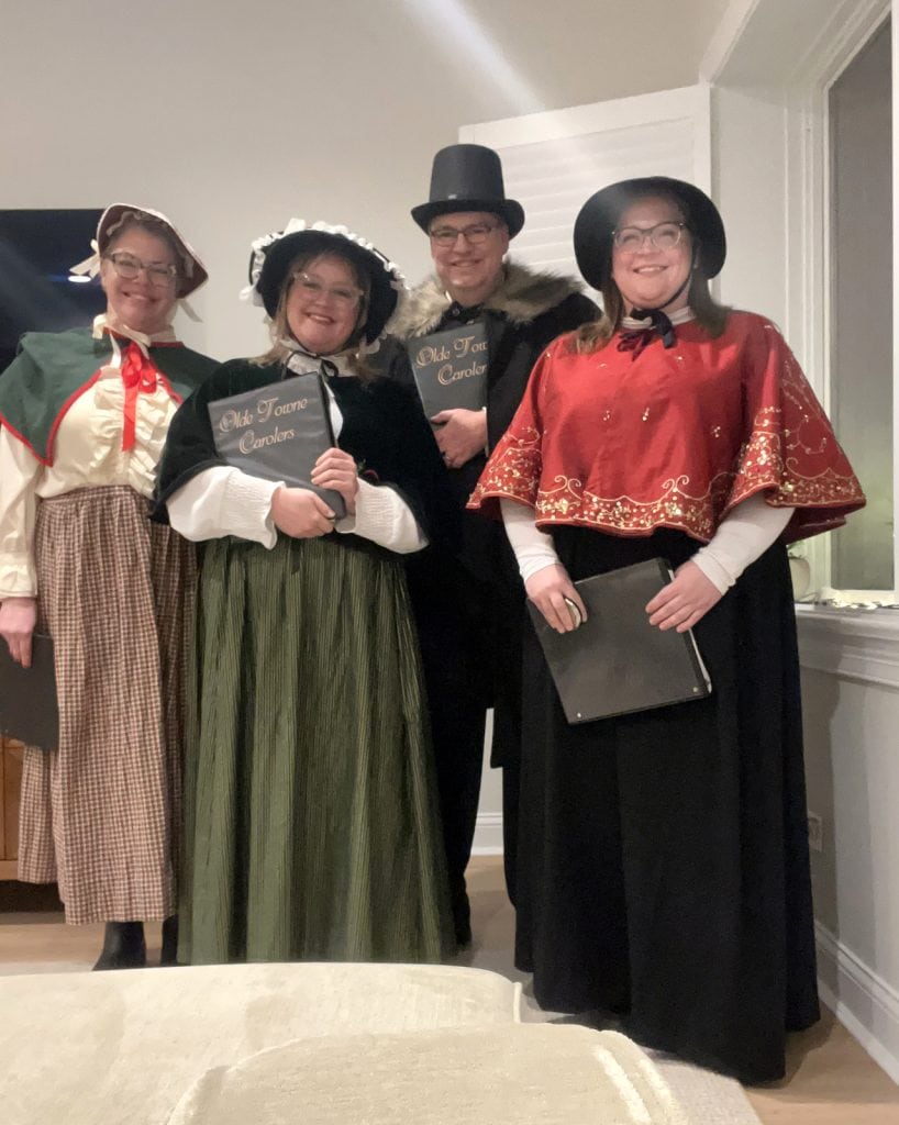 An Olde Towne Carolers Chicago quartet prepares to perform.