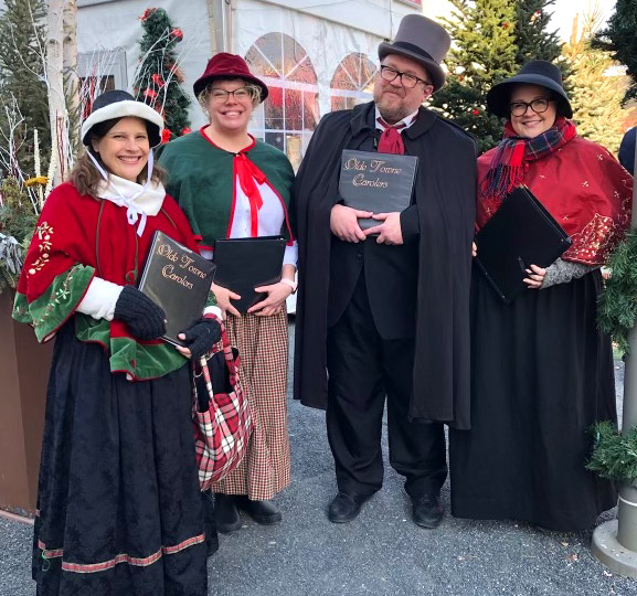 Christmas Carolers in Chicago, IL