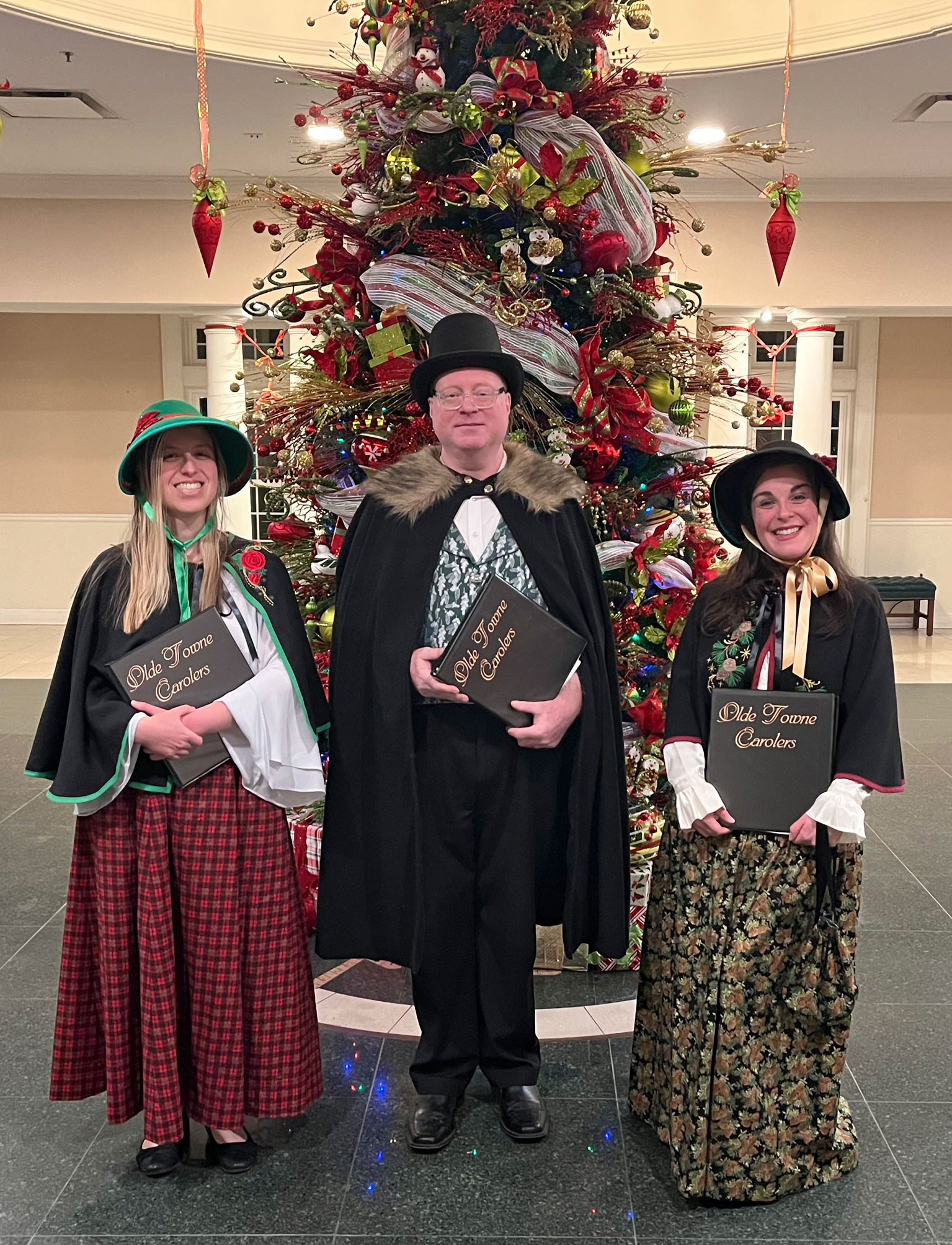 Hire Christmas carolers in Pittsburgh, PA